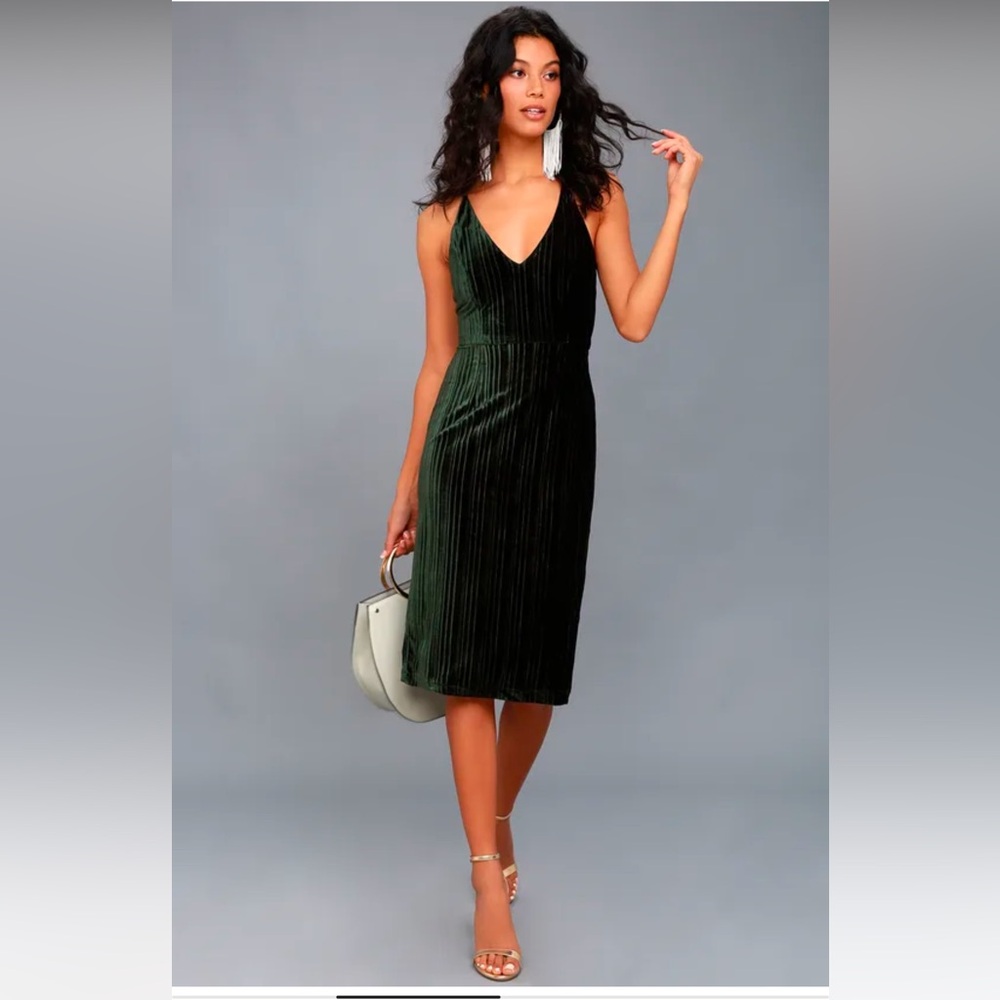 Lauren Forest Green Velvet Bodycon Midi Dress Black swan (sold on Lulus site)